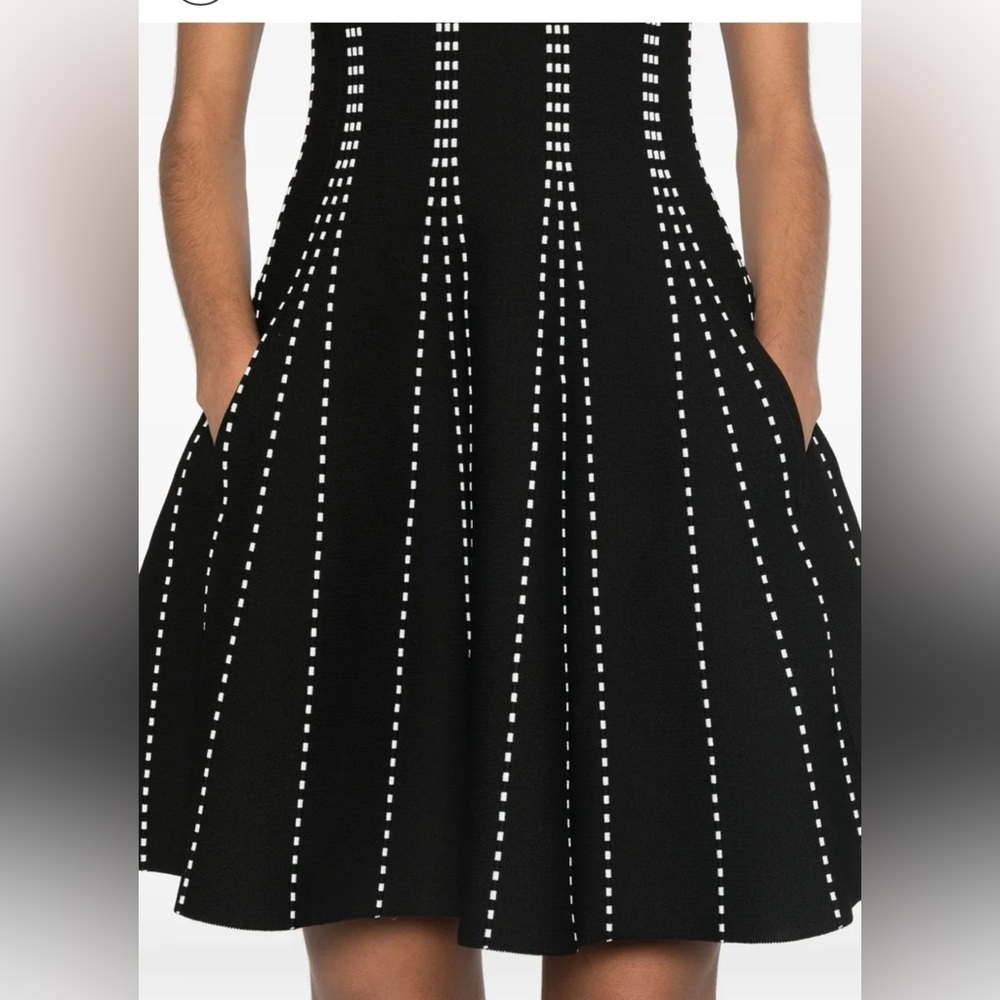 Elegant Black White Tulip Skirt in S
